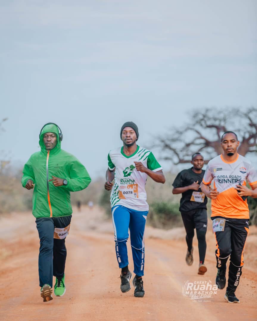 GRUMA volunteers coordinating race logistics