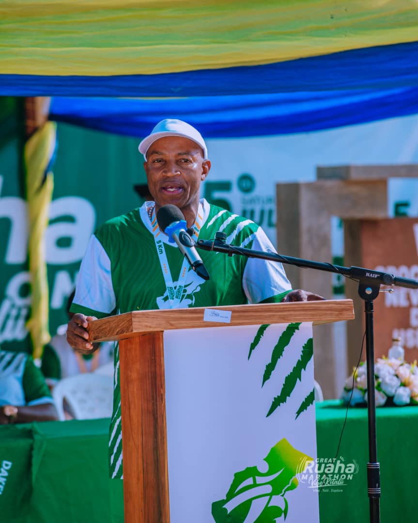 GRUMA participants crossing the marathon finish line